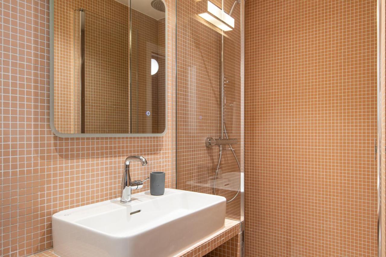 New - Urbaine Au Coeur De - 6 Pers Apartamento París
